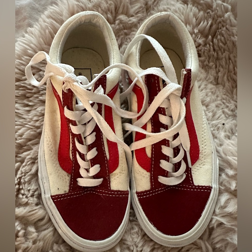 Vans, kids size 3.5 fits 5.5-6 women’s. Worn once.